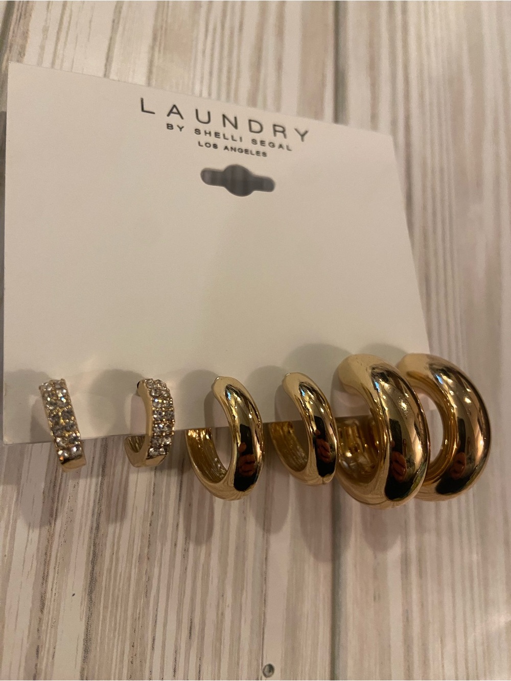 New Laundry by Shelli Segal gold tone hoop earrings set